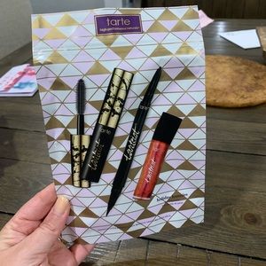 tarte holiday hunnies lip & eye trio